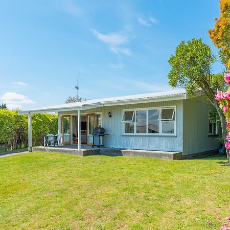 Lakeview Cottage - Rainbow Point Holiday Home Taupo Eksteriør billede