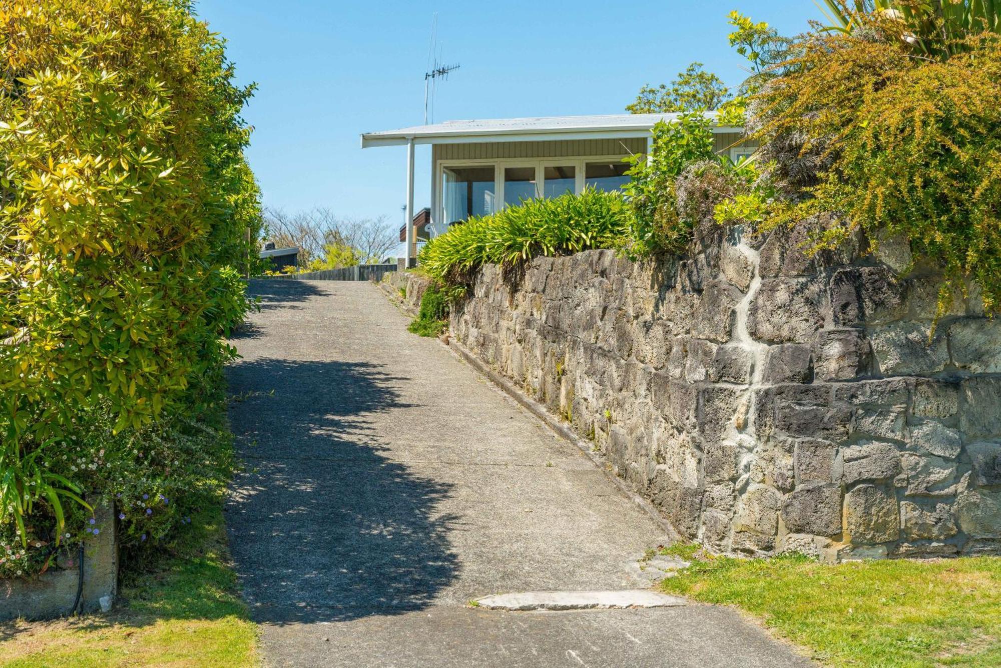 Lakeview Cottage - Rainbow Point Holiday Home Taupo Eksteriør billede